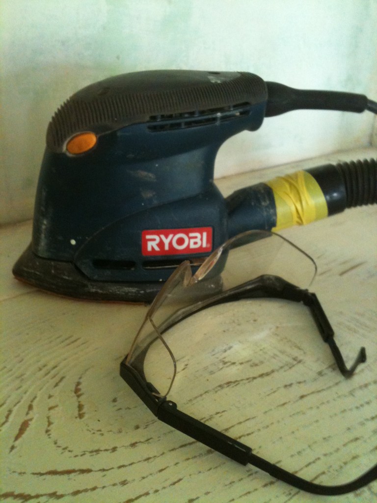 This image has an empty alt attribute; its file name is sanderglasses1.jpg