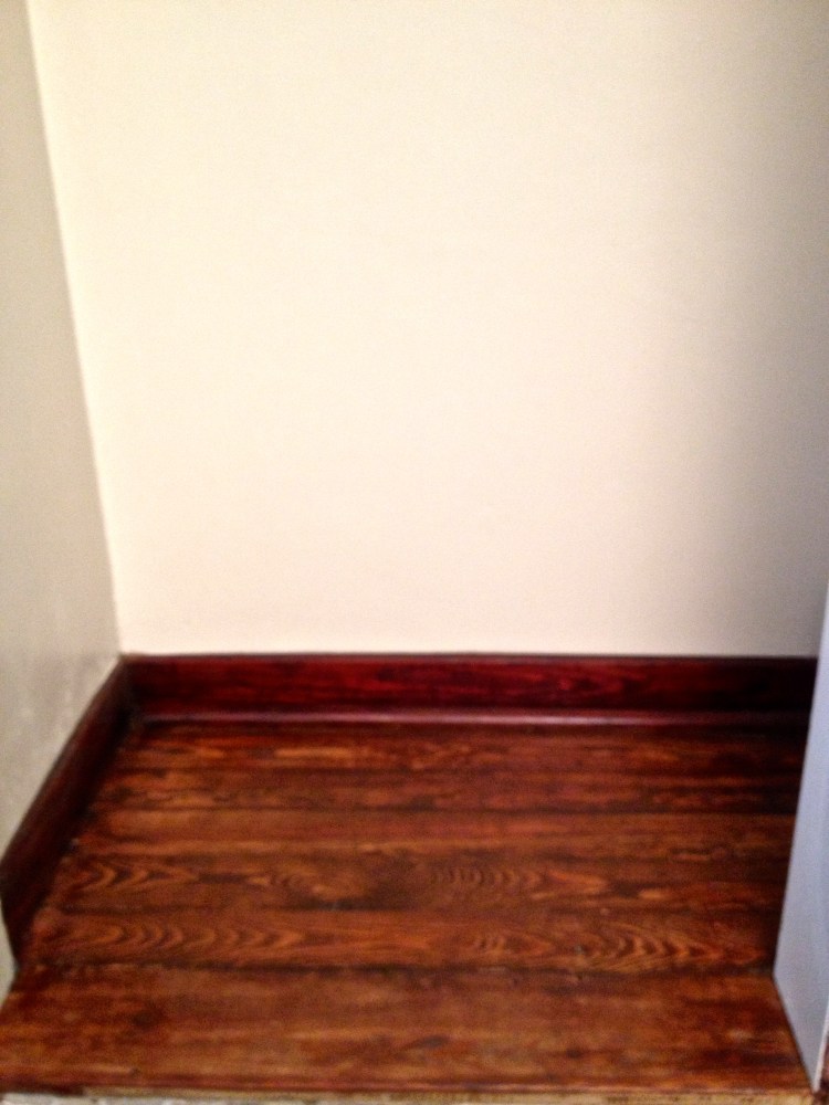 Notice the good job of matching two different types of wood -- white pine and yellow pine.