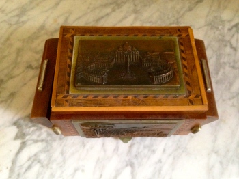vintage cigarette holder music box